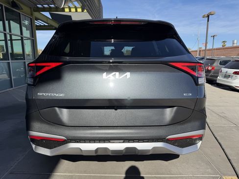 Used 2023 Kia Sportage LX image 13