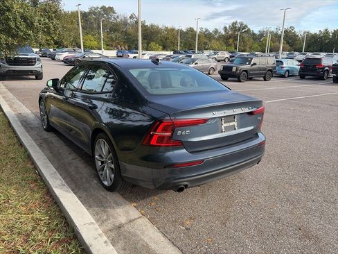Used 2020 Volvo S60 T6 Momentum image 2