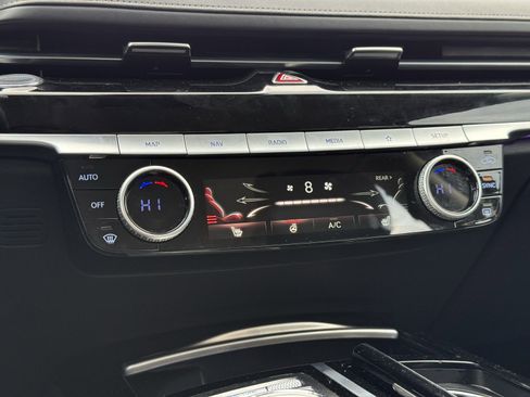 Used 2023 Genesis G80 2.5T image 16