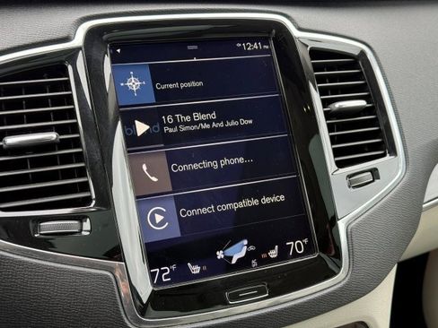 Used 2017 Volvo XC90 T6 Momentum w/ Vision Package image 25