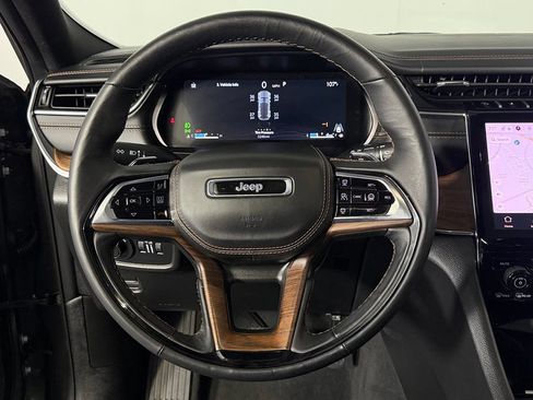 Used 2025 Jeep Grand Cherokee Summit AWD/4WD image 15