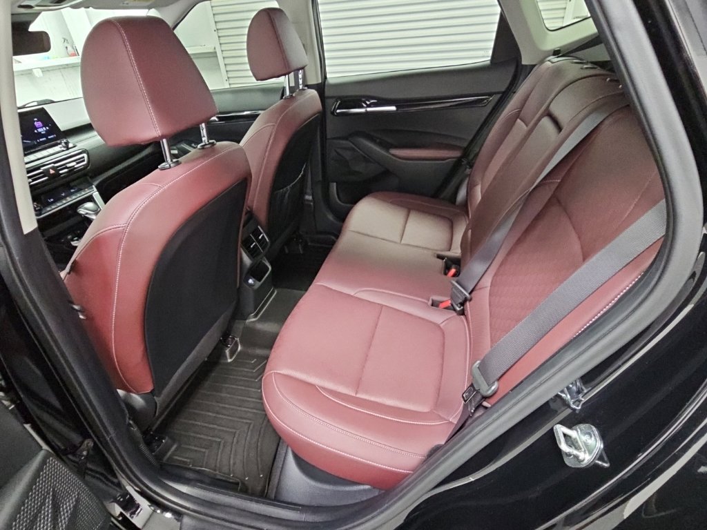 Used 2023 Kia Seltos SX w/ SX Sunroof Package AWD/4WD image 32