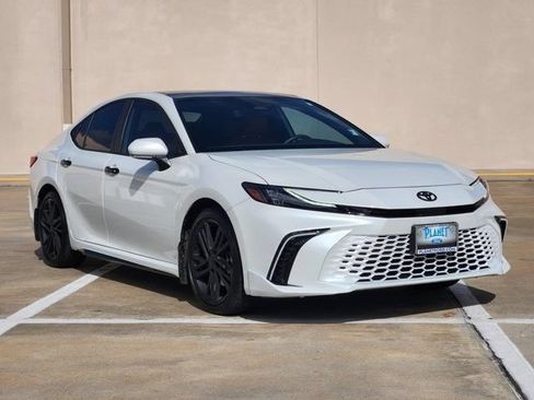 Used 2026 Toyota Camry XSE FWD image 3