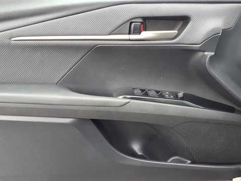 Used 2025 Toyota Camry SE FWD image 14