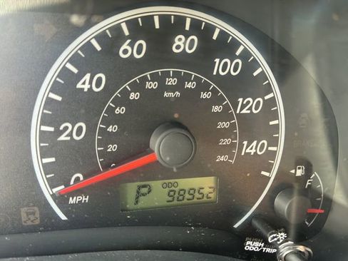 Used 2012 Toyota Corolla LE image 17