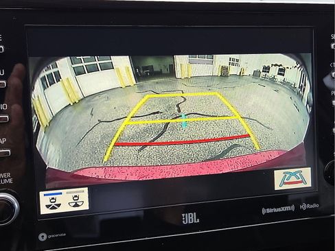 Used 2022 Toyota Camry XSE image 18