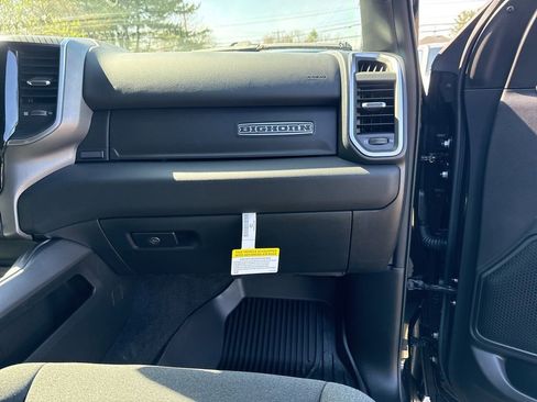 New 2026 RAM 1500 4x4 Crew Cab image 28