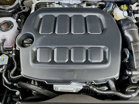 Used 2025 Volkswagen Tiguan SE R-Line AWD/4WD image 9
