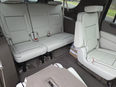 New 2026 GMC Yukon XL Denali w/ Denali Reserve Package image 30