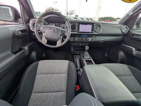 Certified 2022 Toyota Tacoma TRD Off-Road w/ Technology Package AWD/4WD image 14