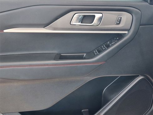 Used 2025 Ford Explorer ST-Line image 21