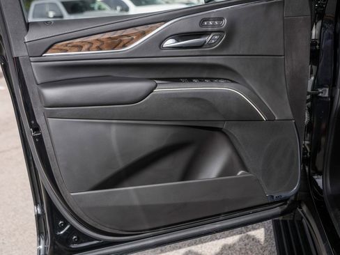 Used 2024 Cadillac Escalade Premium Luxury Platinum image 24