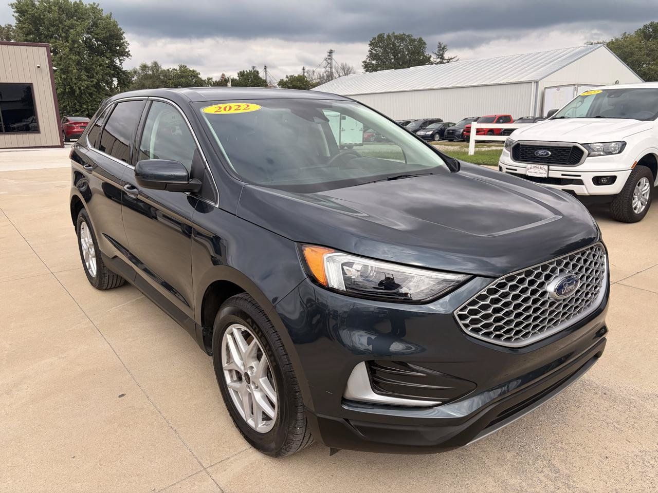 Used 2023 Ford Edge SEL AWD/4WD image 5