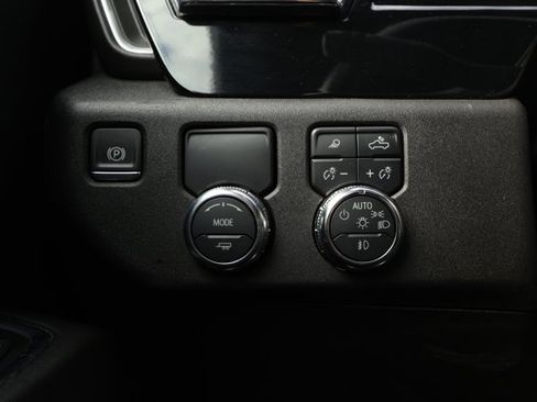 Used 2024 GMC Sierra 1500 SLT image 16