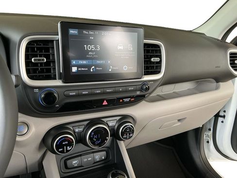 Used 2026 Hyundai Venue SEL FWD image 7