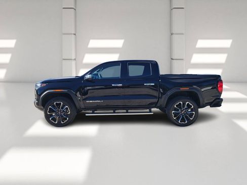 New 2026 GMC Canyon Denali image 4