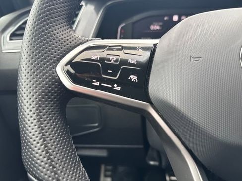 Used 2023 Volkswagen Tiguan SEL R-Line image 21