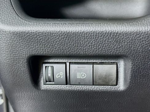 Used 2021 Toyota RAV4 XLE FWD image 16