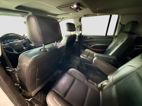 Used 2019 Chevrolet Suburban Premier AWD/4WD image 25