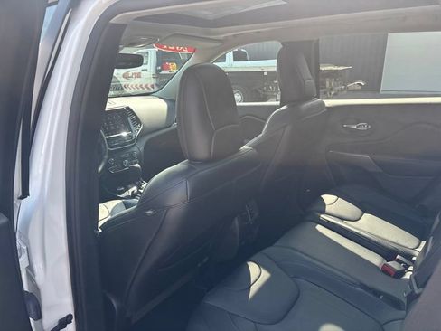 Used 2021 Jeep Cherokee Limited w/ Elite Package AWD/4WD image 18