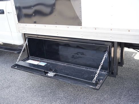 Used 2018 Ford F550 2WD Regular Cab Super Duty image 29
