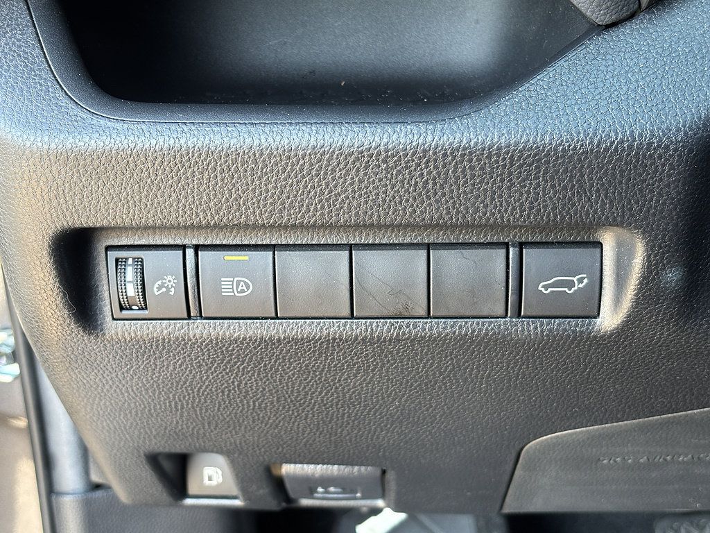 Used 2022 Toyota RAV4 XLE w/ Convenience Package AWD/4WD image 27
