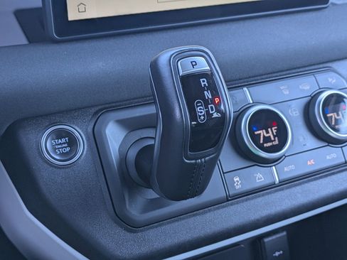 Certified 2023 Land Rover Defender 110 SE image 17