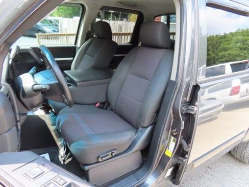 Used 2009 Nissan Titan SE w/ SE Drivers Convenience Pkg image 19