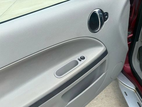 Used 2008 Chevrolet HHR LT image 18