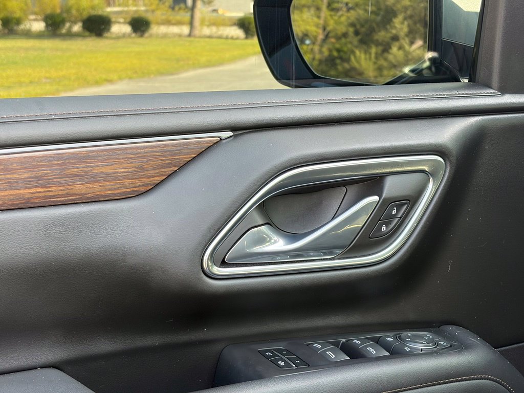 Used 2023 Chevrolet Tahoe High Country AWD/4WD image 14
