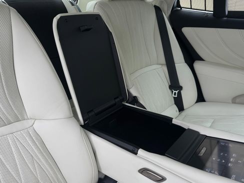 Used 2023 Lexus LS 500h AWD w/ Luxury Package image 61