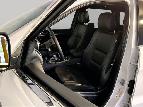 Used 2019 Jeep Grand Cherokee Limited w/ Luxury Group II AWD/4WD image 9