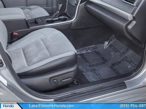 Used 2017 Toyota Camry XSE image 19