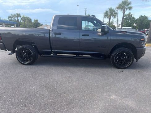 Used 2025 RAM 2500 Big Horn AWD/4WD image 3