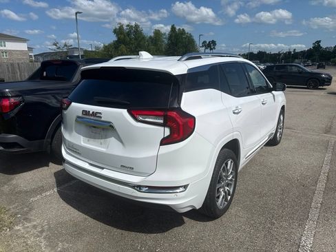 Used 2024 GMC Terrain Denali AWD/4WD image 4