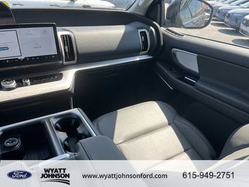New 2026 Ford Expedition Active RWD image 17