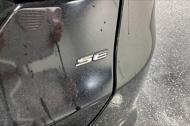 Used 2018 Ford Fusion SE w/ Equipment Group 201A FWD image 22
