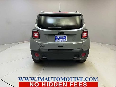 Used 2022 Jeep Renegade Altitude image 4