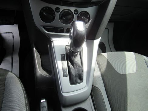 Used 2012 Ford Focus SE FWD image 29