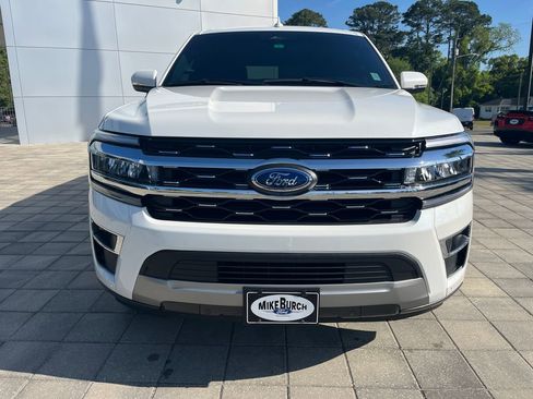 Used 2024 Ford Expedition Limited image 9