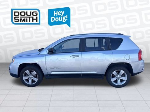 Used 2012 Jeep Compass Latitude AWD/4WD image 3