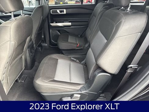 Used 2023 Ford Explorer XLT AWD/4WD image 15