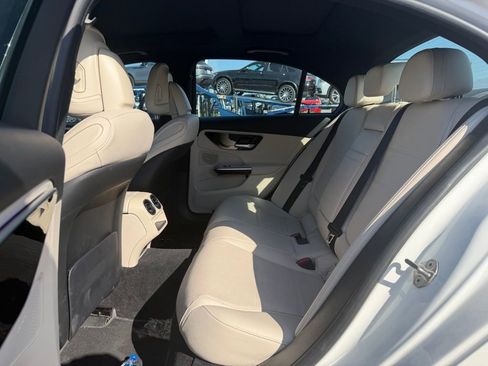 Used 2022 Mercedes-Benz C 300 Sedan image 4