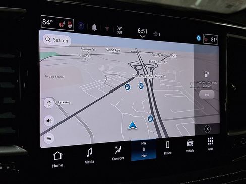 Used 2024 Chrysler Pacifica Select image 16