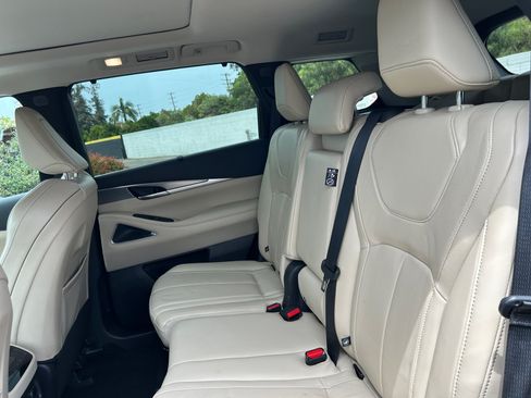 Used 2023 INFINITI QX60 Luxe w/ Vision Package FWD image 21