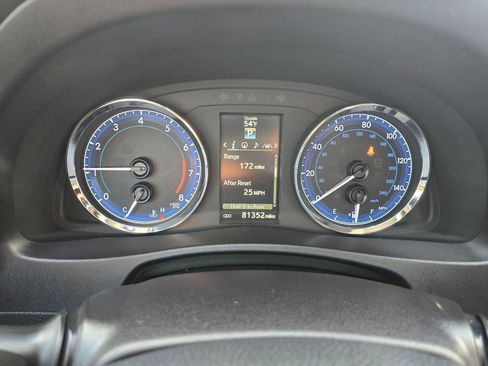 Used 2017 Toyota Corolla XSE image 26