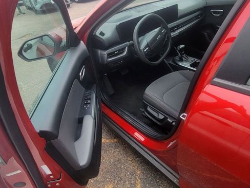 Used 2025 Kia K4 LXS image 3