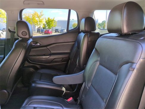 Used 2023 GMC Acadia SLT image 14