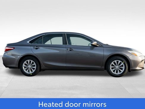 Used 2016 Toyota Camry LE image 8