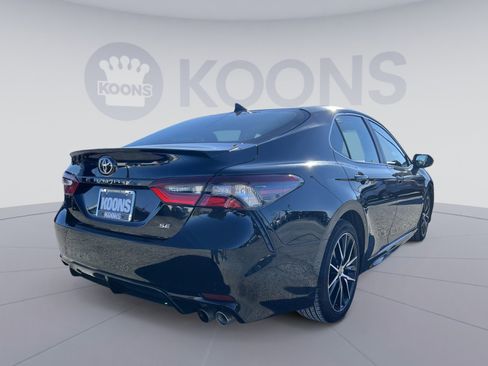 Used 2023 Toyota Camry SE image 7